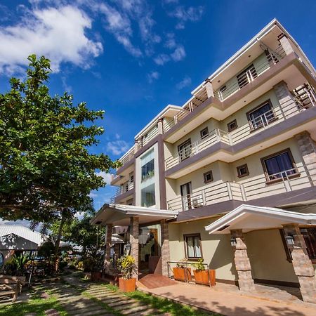 Rawis Resort Hotel And Restaurant Borongan 外观 照片